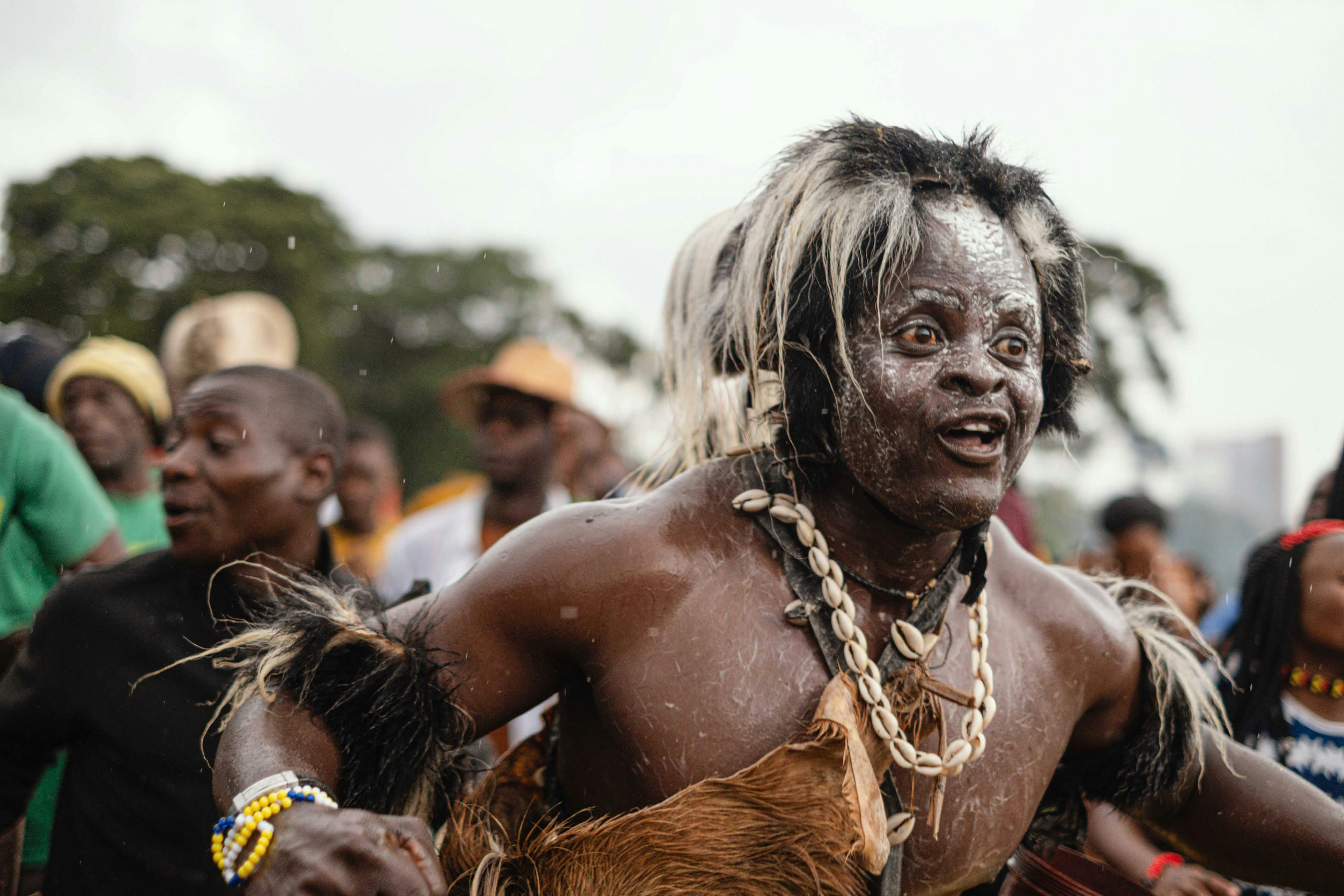 batwa performing